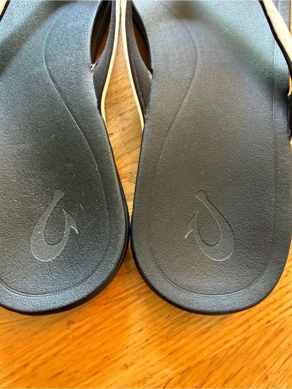 OluKai Women's Black and White FlipFlops - Picture 2 of 4